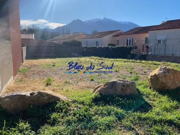 Terrain à vendre à Prades avec vue sur le Canigou - Lotissement viabilisé