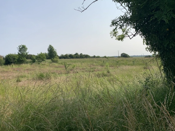 Terrain constructible à vendre à Prenois, proche Dijon avec permis purgé