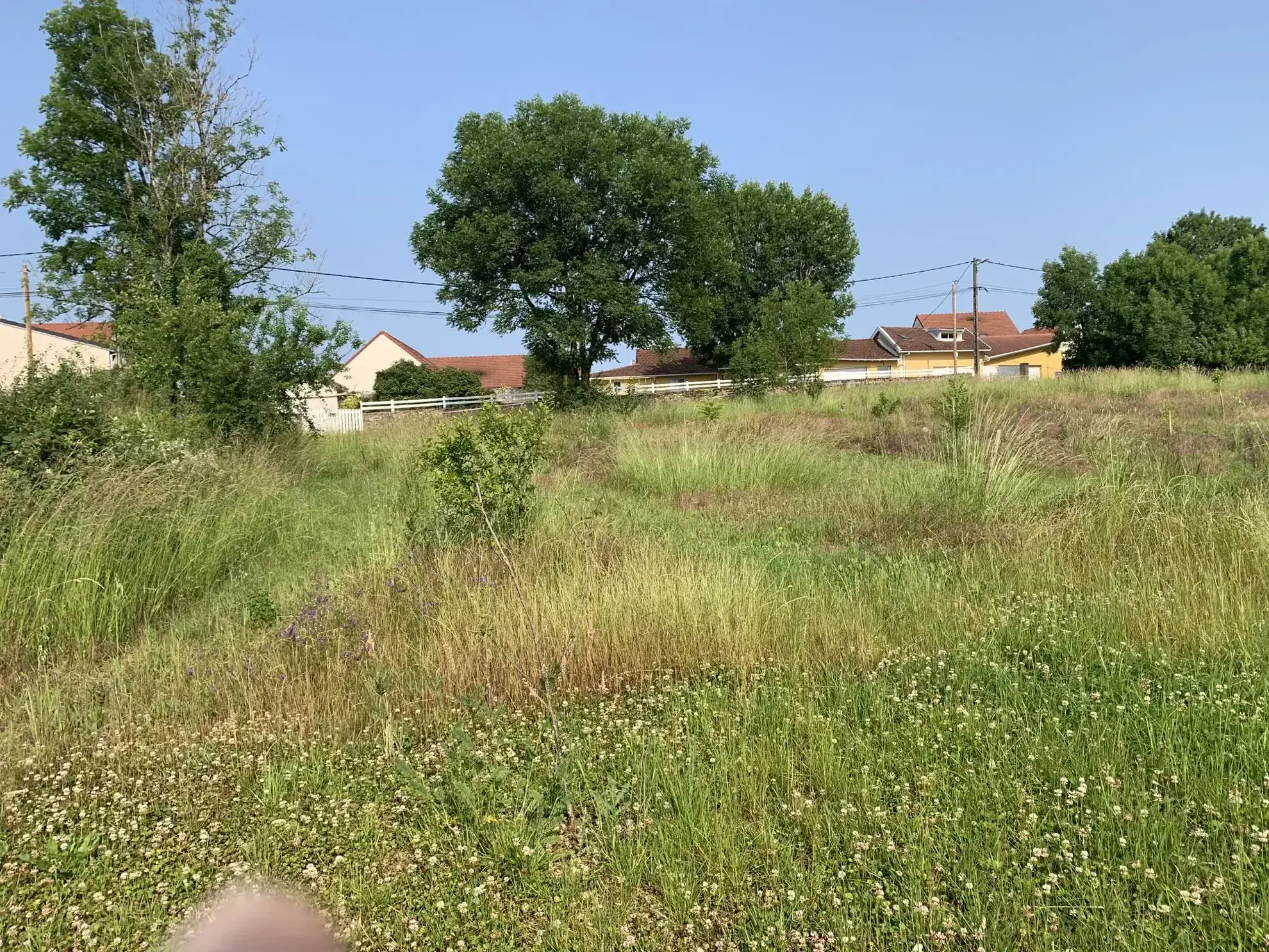 Terrain constructible à vendre à Prenois, proche Dijon avec permis purgé 