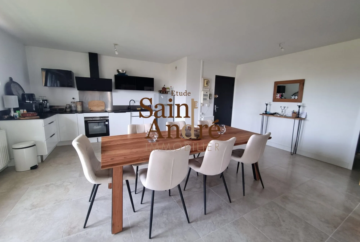 Appartement rénové situé à Angoulême avec vue, parking et cave 