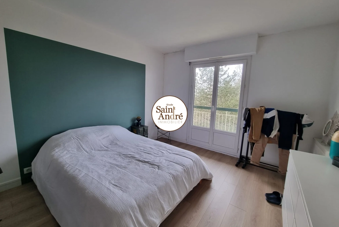 Appartement rénové situé à Angoulême avec vue, parking et cave 