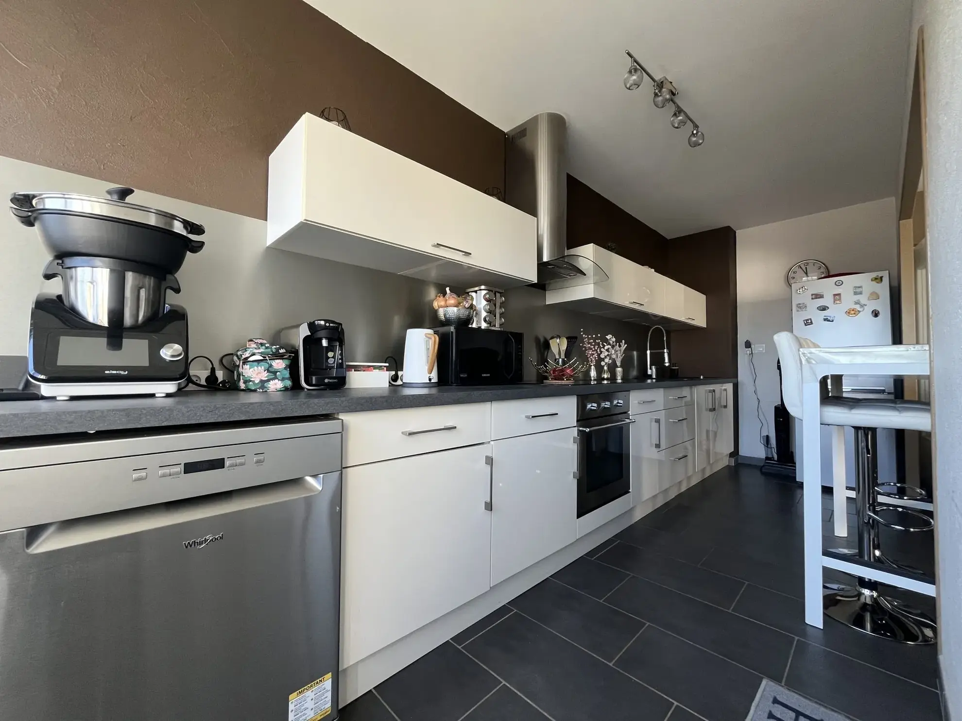 Appartement lumineux à Dijon avec terrasse, cave et résidence sécurisée 