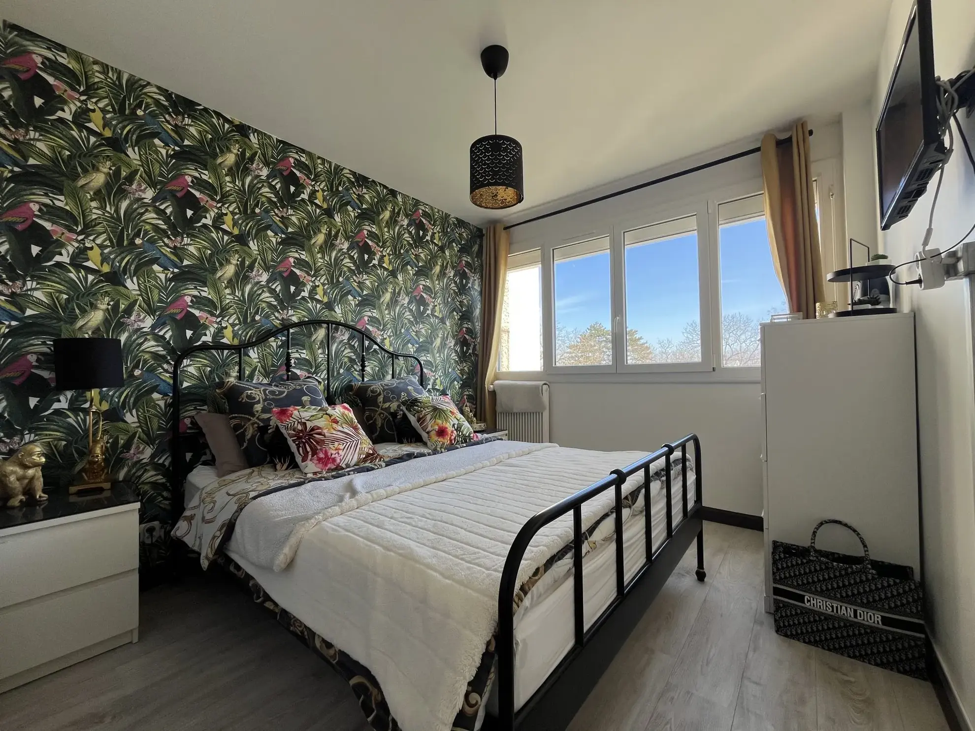 Appartement lumineux à Dijon avec terrasse, cave et résidence sécurisée 