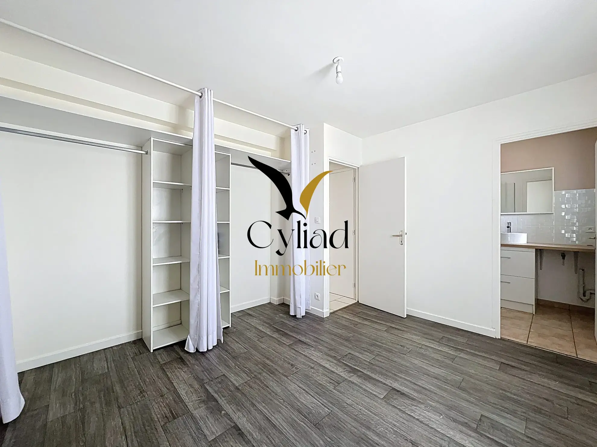 Appartement T2 en Rez-de-Chaussée à Châteauneuf-d'Ille-et-Vilaine - Idéal Investissement ou Résidence Secondaire 