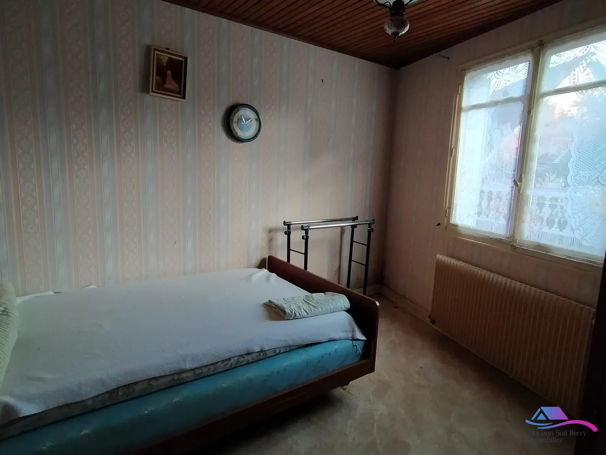 chambre Maison de campagne à rénover avec jardin, calme proche Boussac et Sainte-Sévère-sur-Indre 