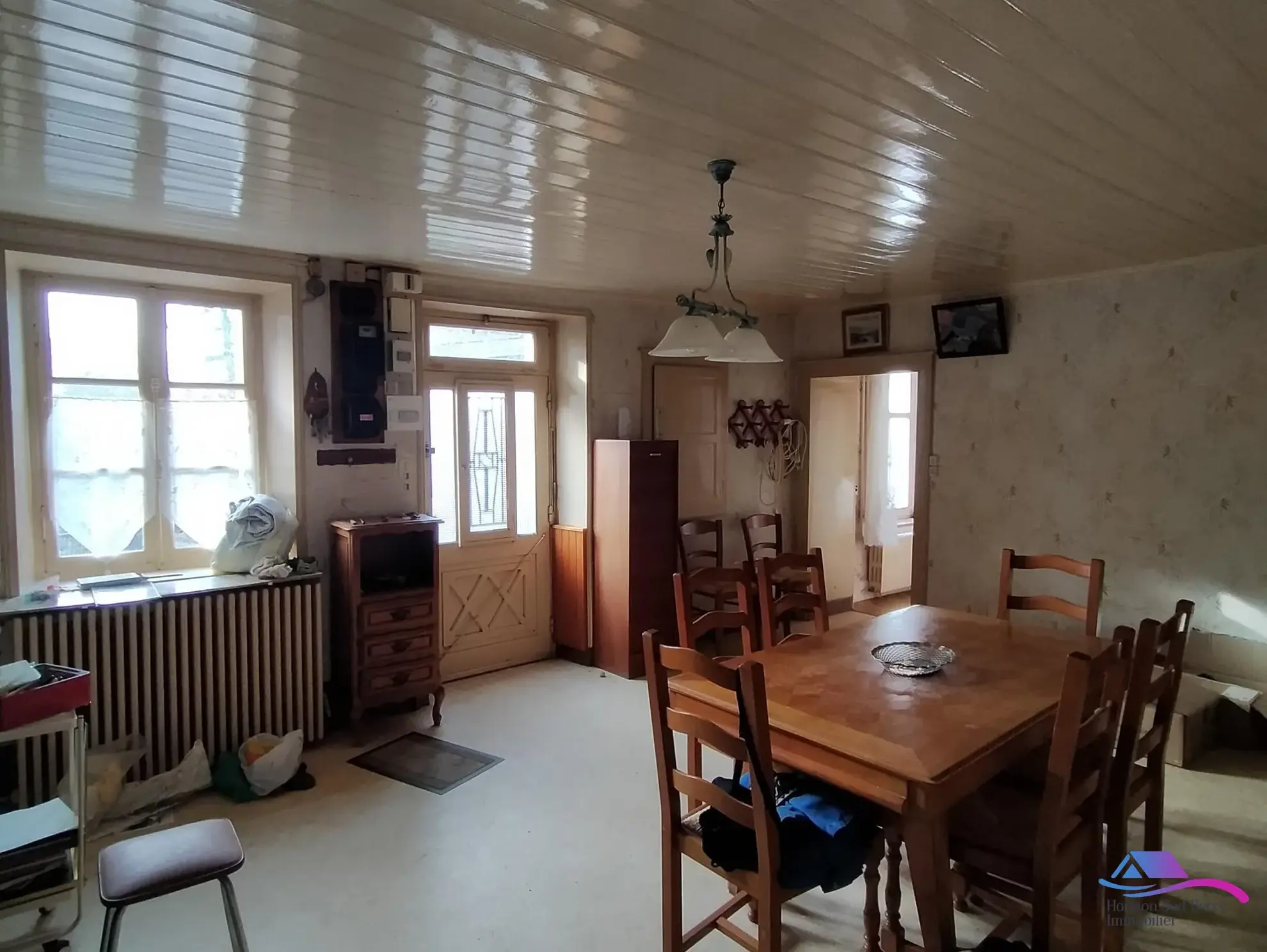 séjour Maison de campagne à rénover avec jardin, calme proche Boussac et Sainte-Sévère-sur-Indre 