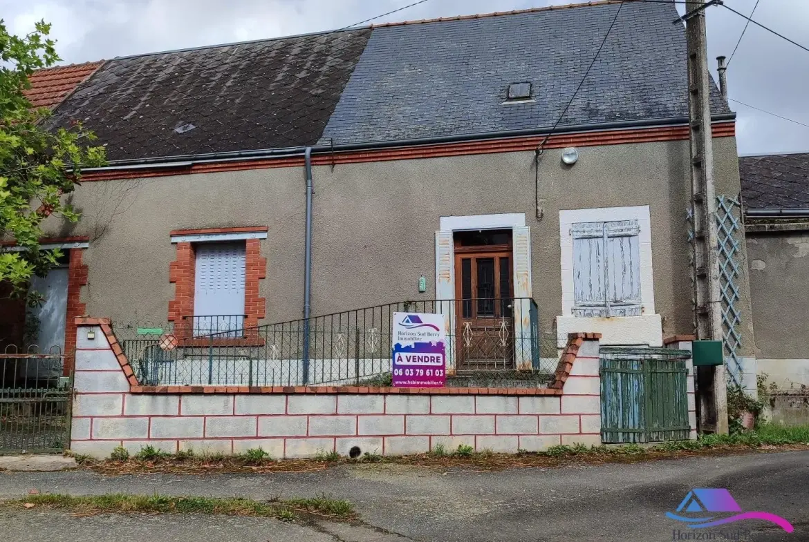 façade Maison de campagne à rénover avec jardin, calme proche Boussac et Sainte-Sévère-sur-Indre 