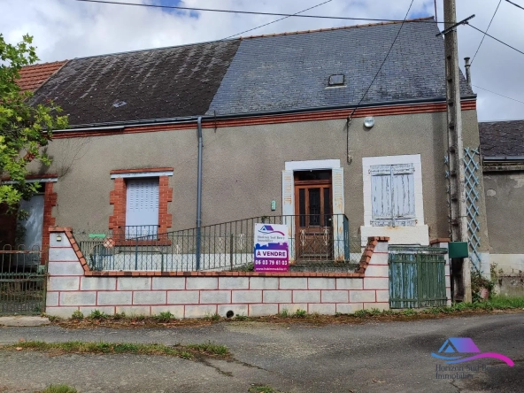 façade Maison de campagne à rénover avec jardin, calme proche Boussac et Sainte-Sévère-sur-Indre