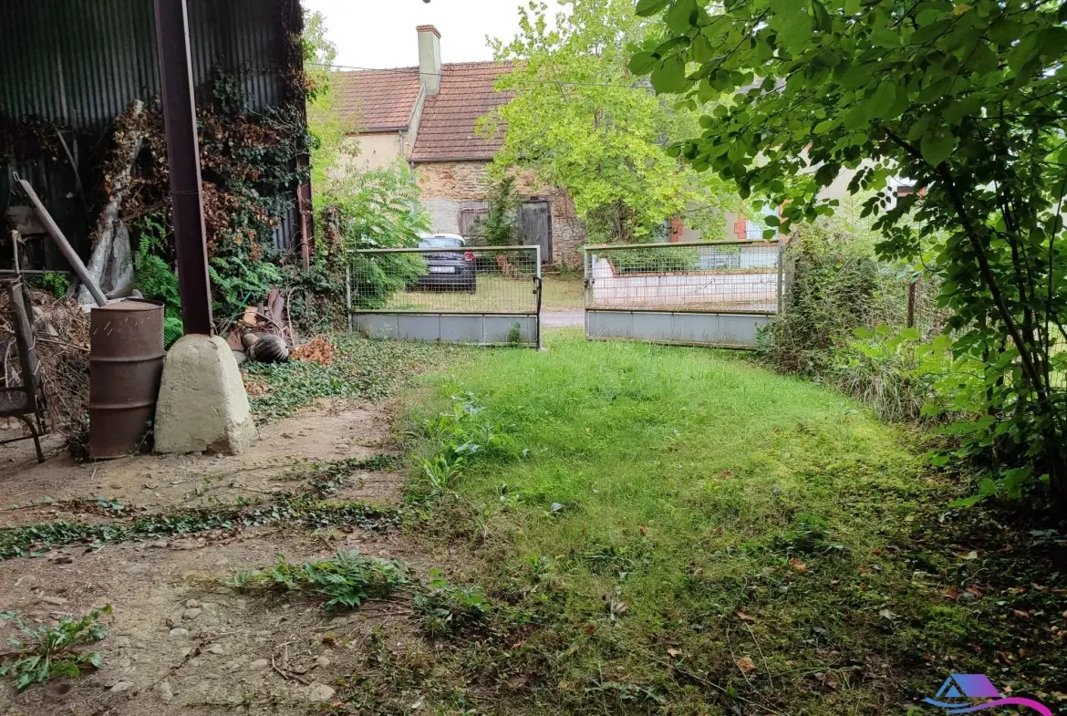 accès hangar Maison de campagne à rénover avec jardin, calme proche Boussac et Sainte-Sévère-sur-Indre 