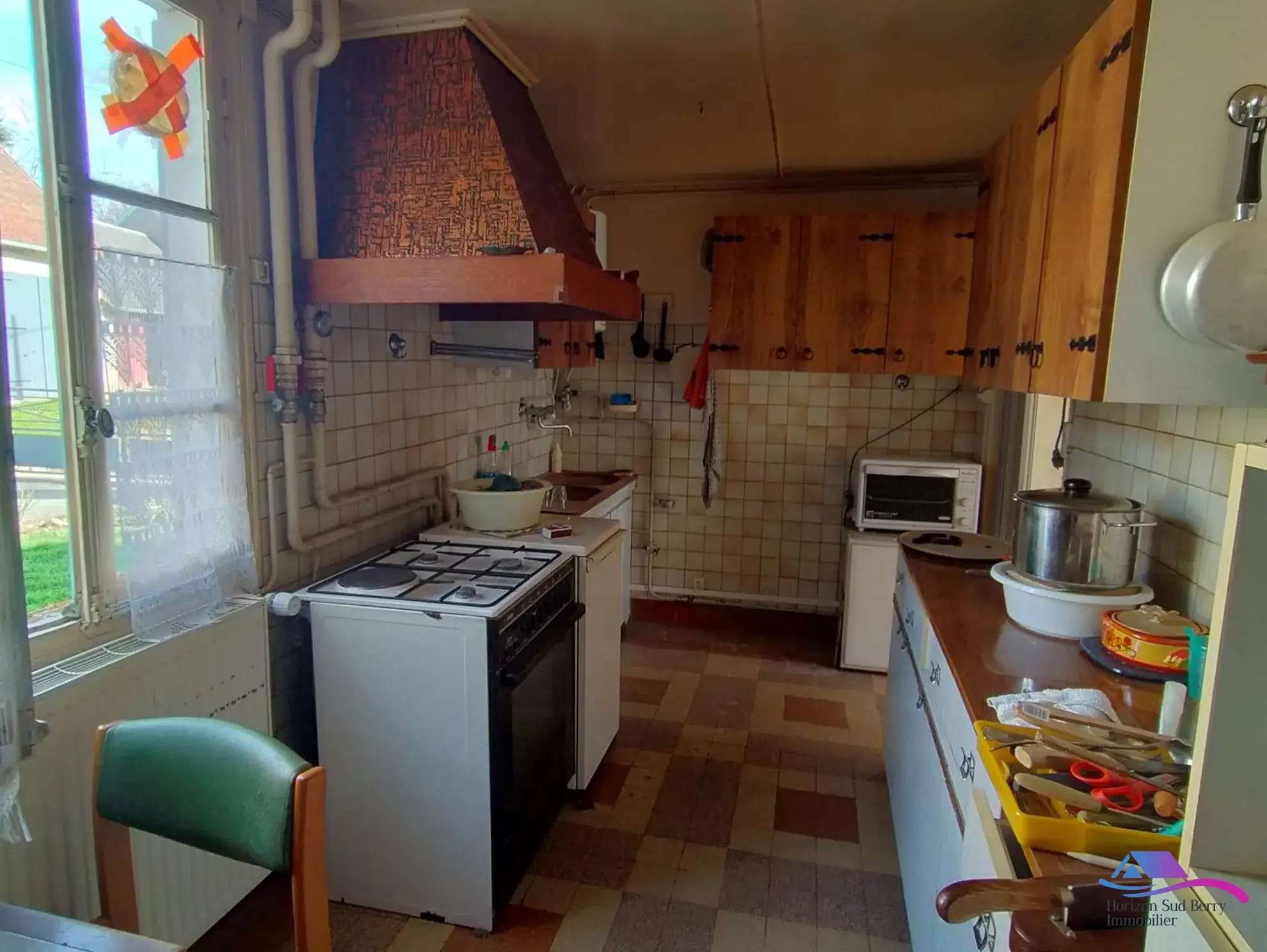 cuisine Maison de campagne à rénover avec jardin, calme proche Boussac et Sainte-Sévère-sur-Indre 