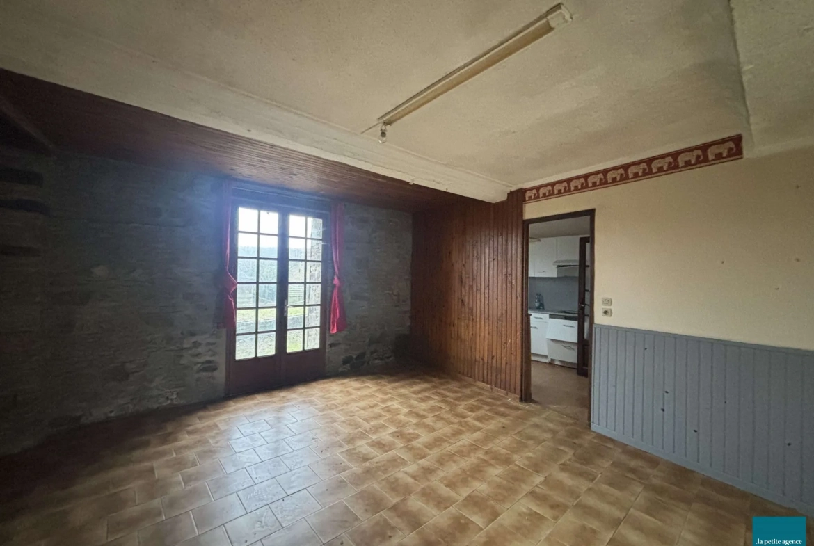 Maison à rénover à Saint Martin de Sallen - Grand jardin et dépendance 