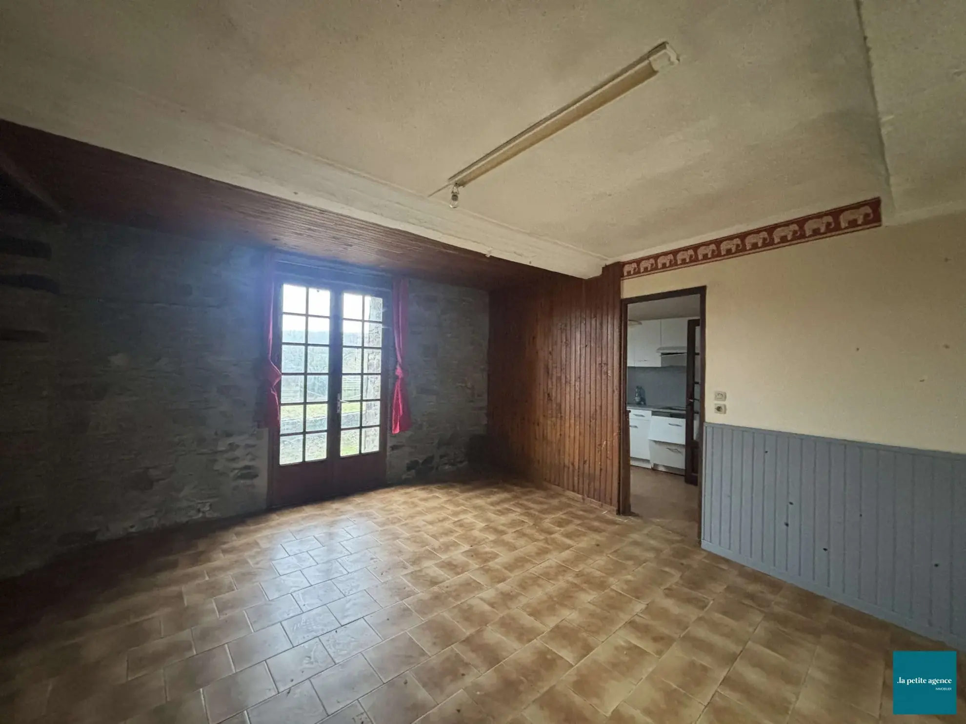 Maison à rénover à Saint Martin de Sallen - Grand jardin et dépendance 