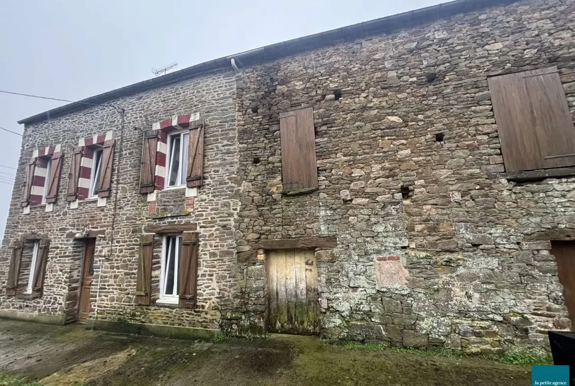 Maison à rénover à Saint Martin de Sallen - Grand jardin et dépendance 