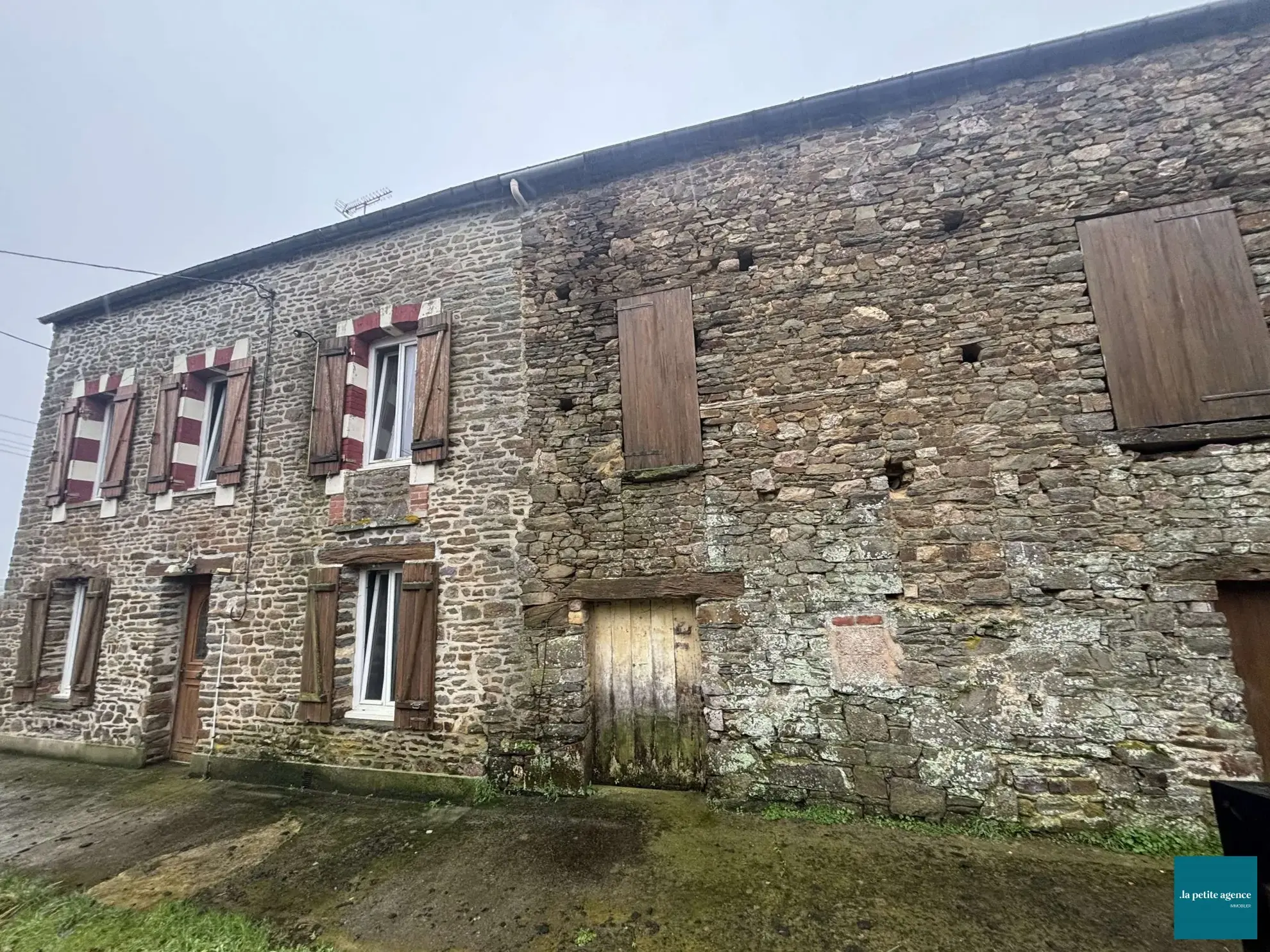 Maison à rénover à Saint Martin de Sallen - Grand jardin et dépendance 