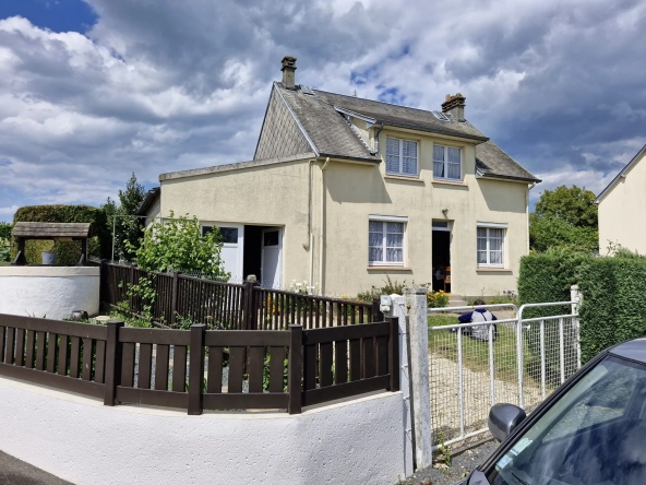 Maison de village à Valdallière – 2 chambres, grand terrain, proche Vire