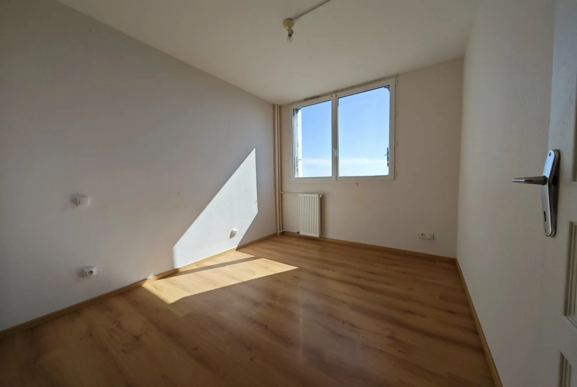 Appartement 4 pièces lumineux avec ascenseur à Rives du Cher, Tours 