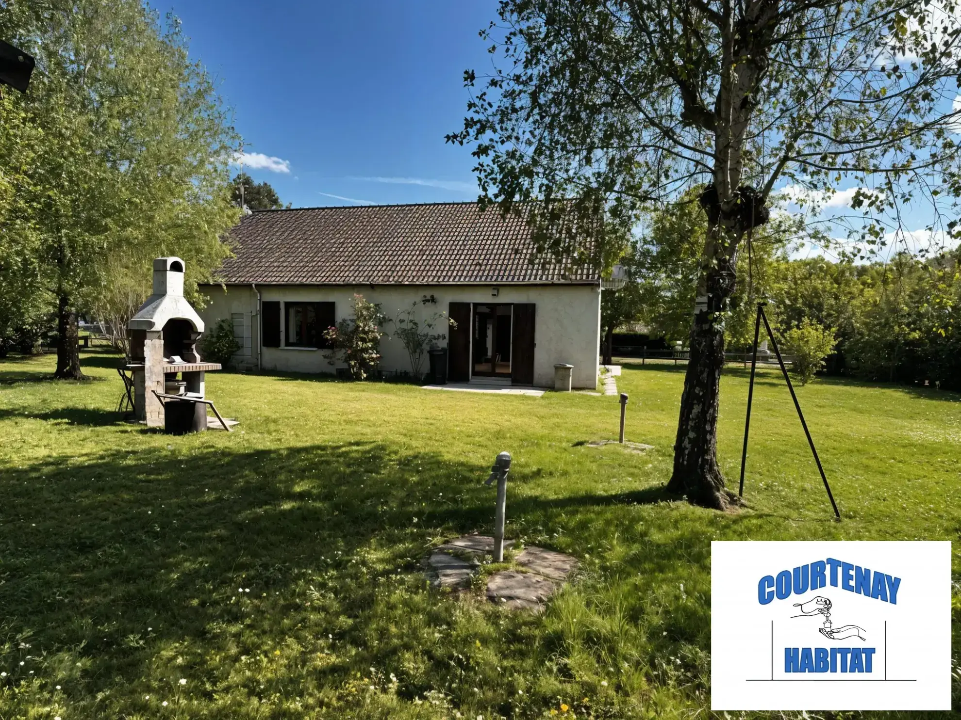 Charmante maison de campagne à Courtenay avec jardin et confort moderne 