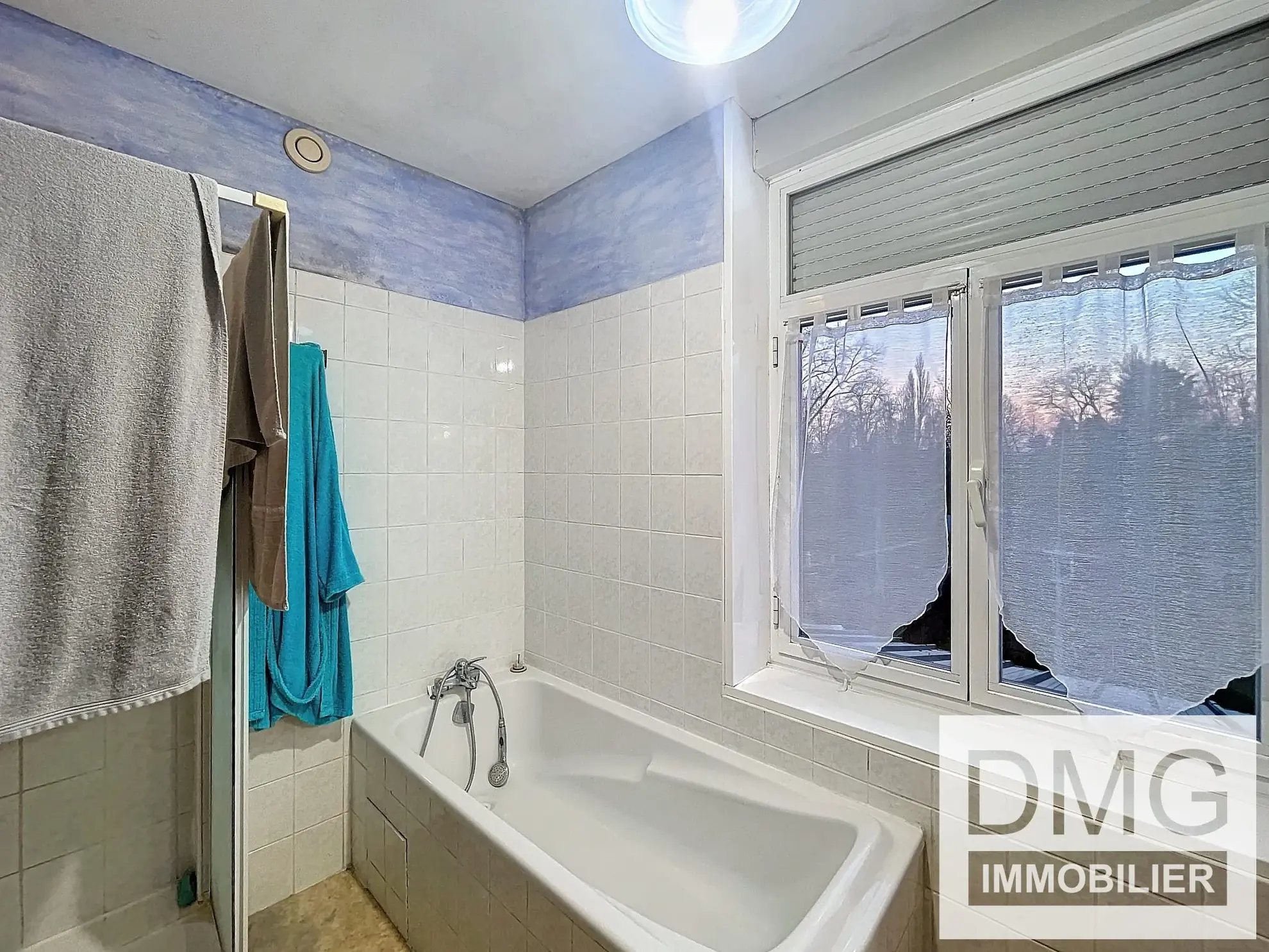Maison à vendre dans le centre-ville de Steenvoorde, louée, 92 m² avec jardin 