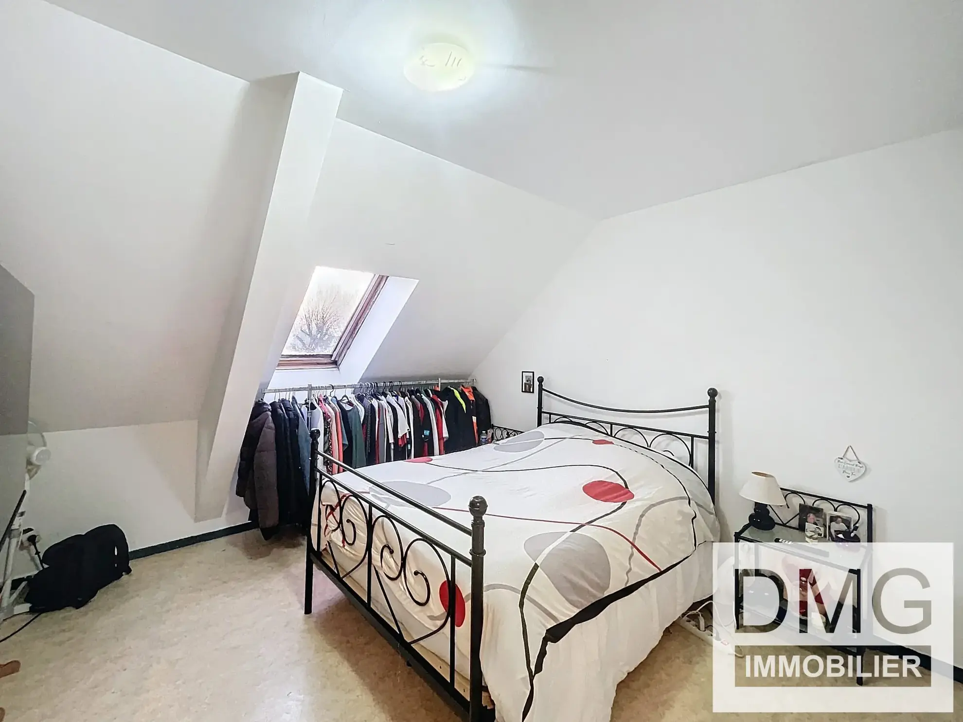 Maison à vendre dans le centre-ville de Steenvoorde, louée, 92 m² avec jardin 
