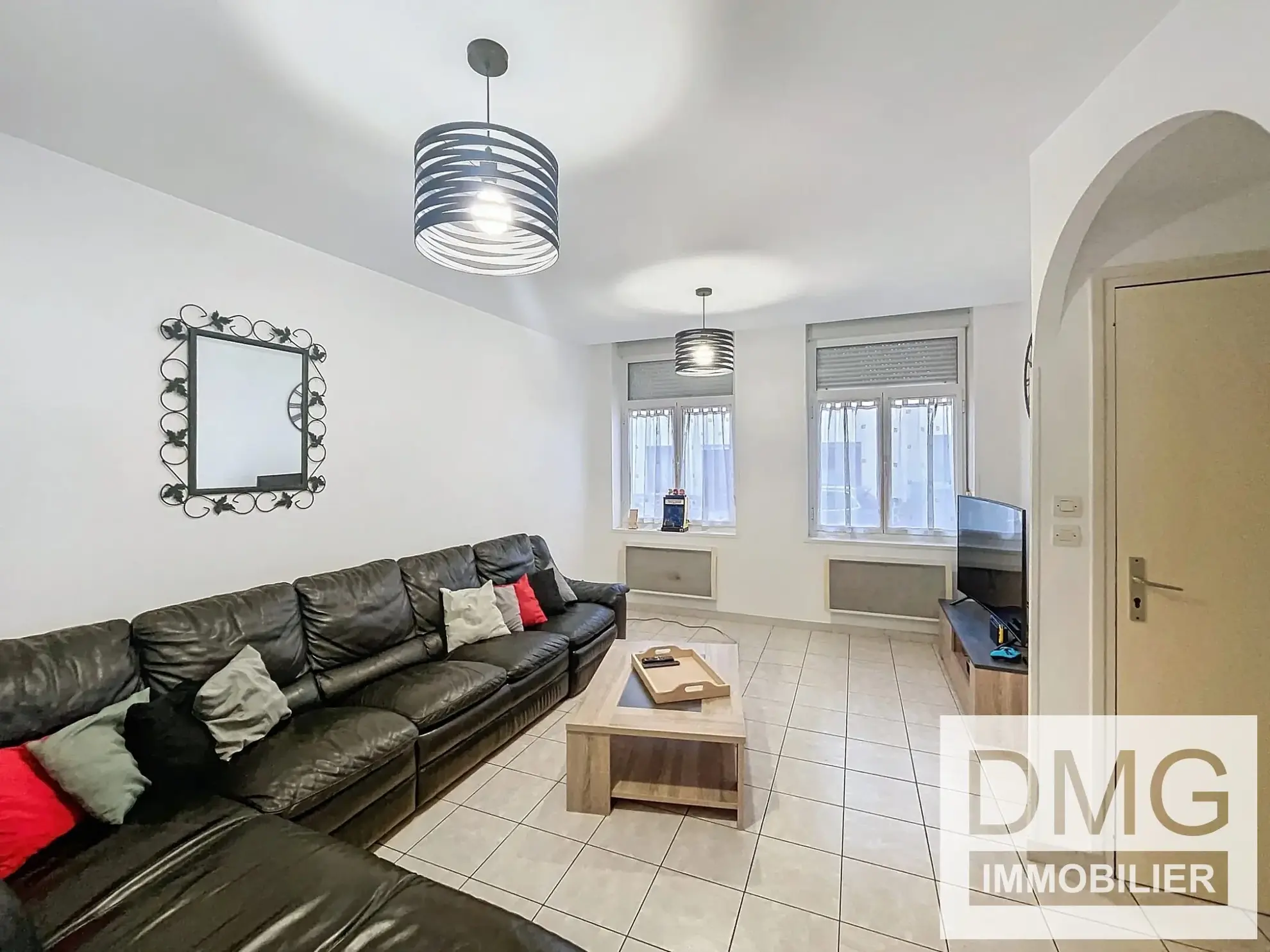 Maison à vendre dans le centre-ville de Steenvoorde, louée, 92 m² avec jardin 