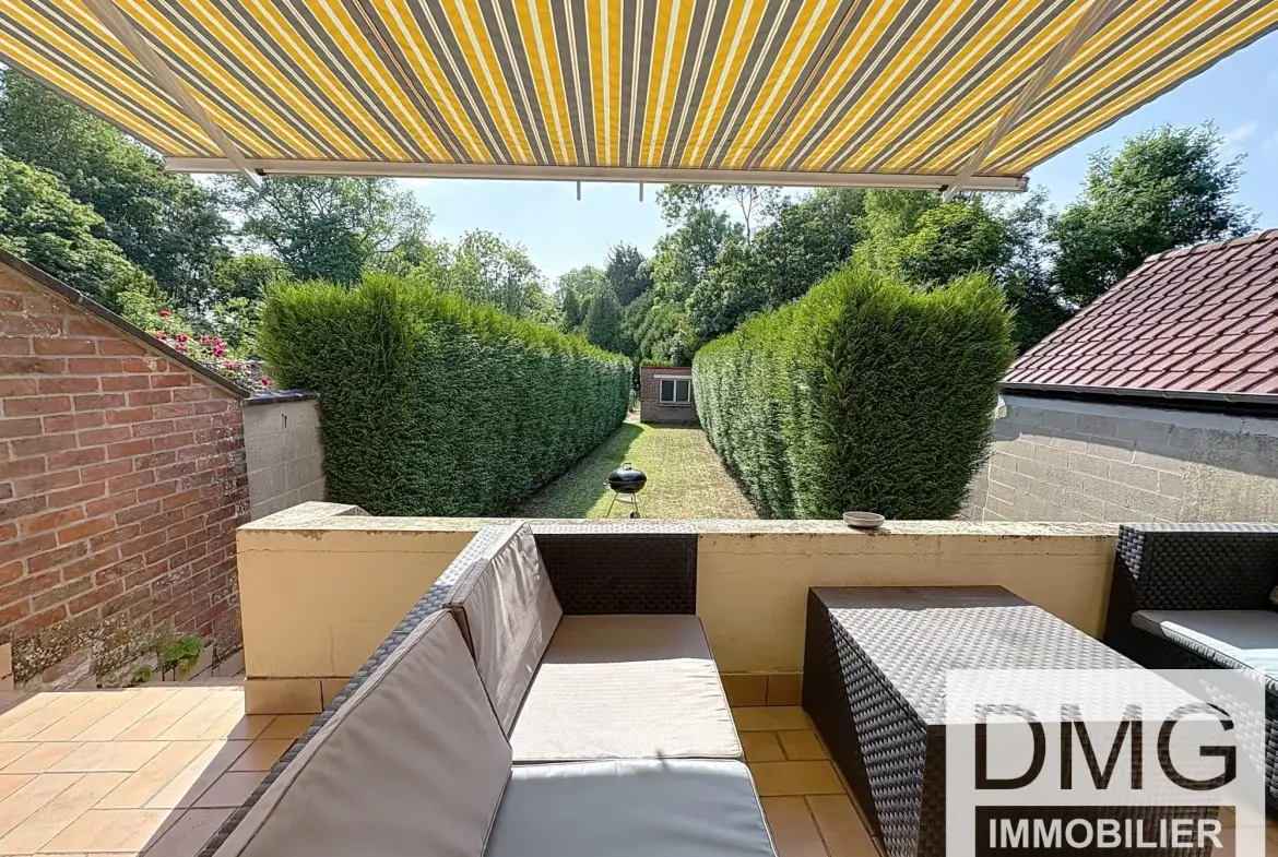 Maison à vendre dans le centre-ville de Steenvoorde, louée, 92 m² avec jardin 