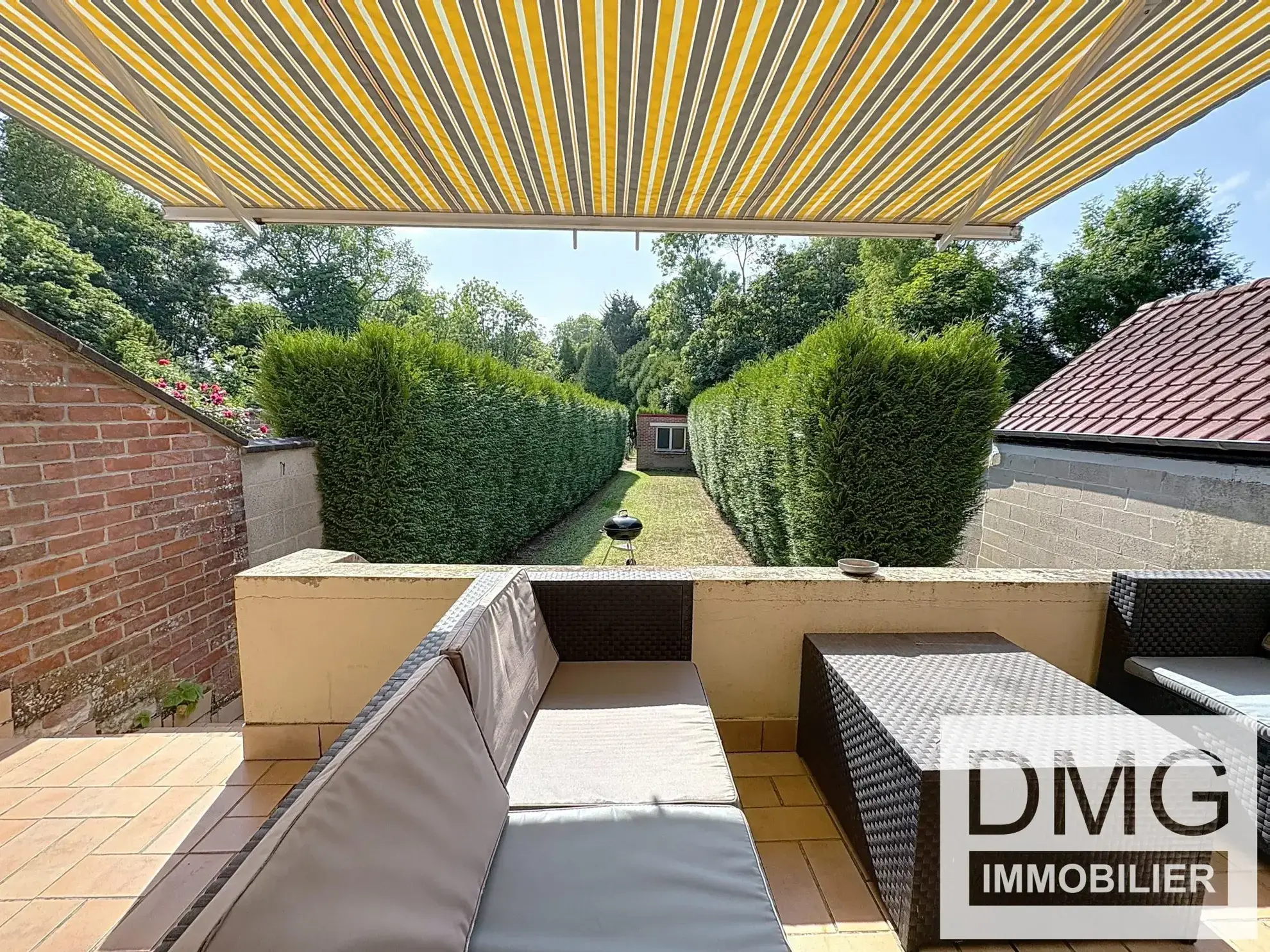Maison à vendre dans le centre-ville de Steenvoorde, louée, 92 m² avec jardin 