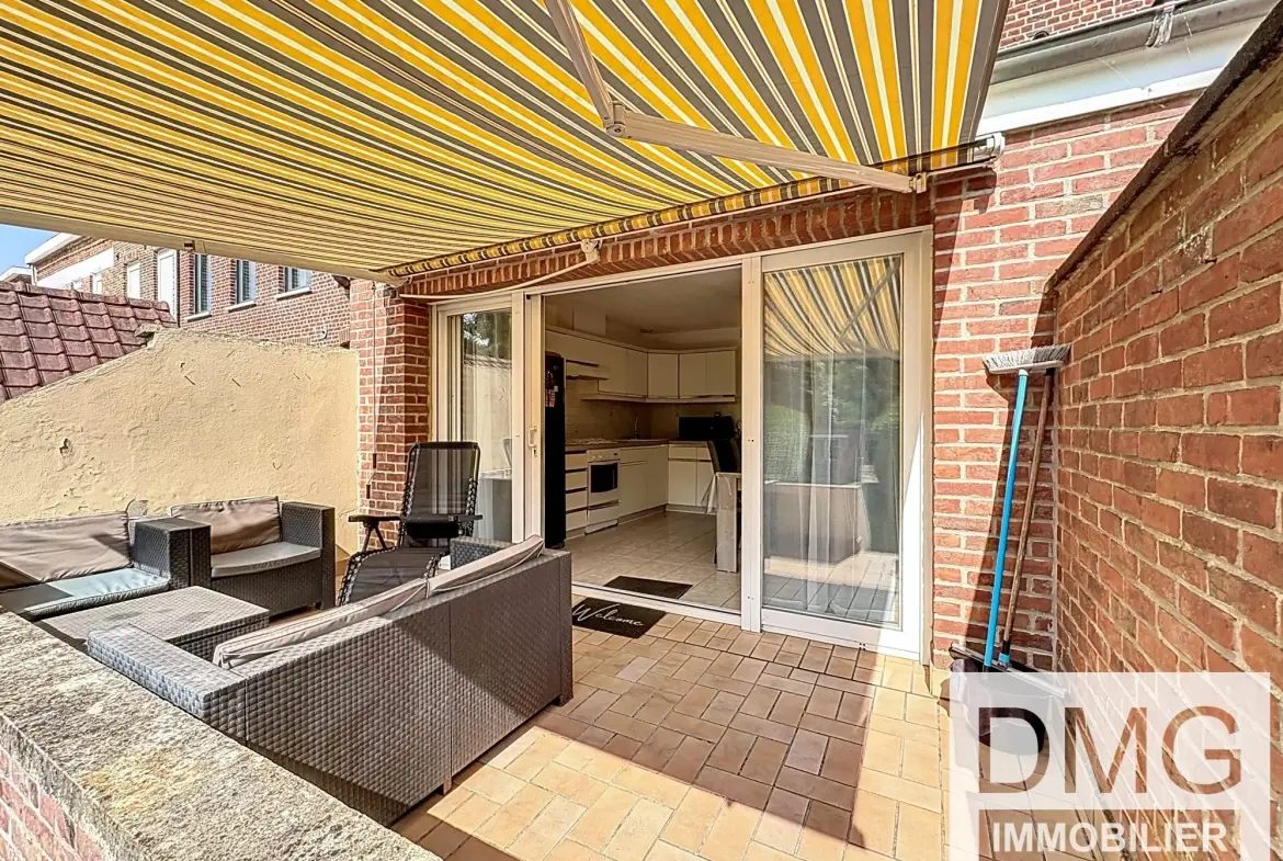 Maison à vendre dans le centre-ville de Steenvoorde, louée, 92 m² avec jardin 