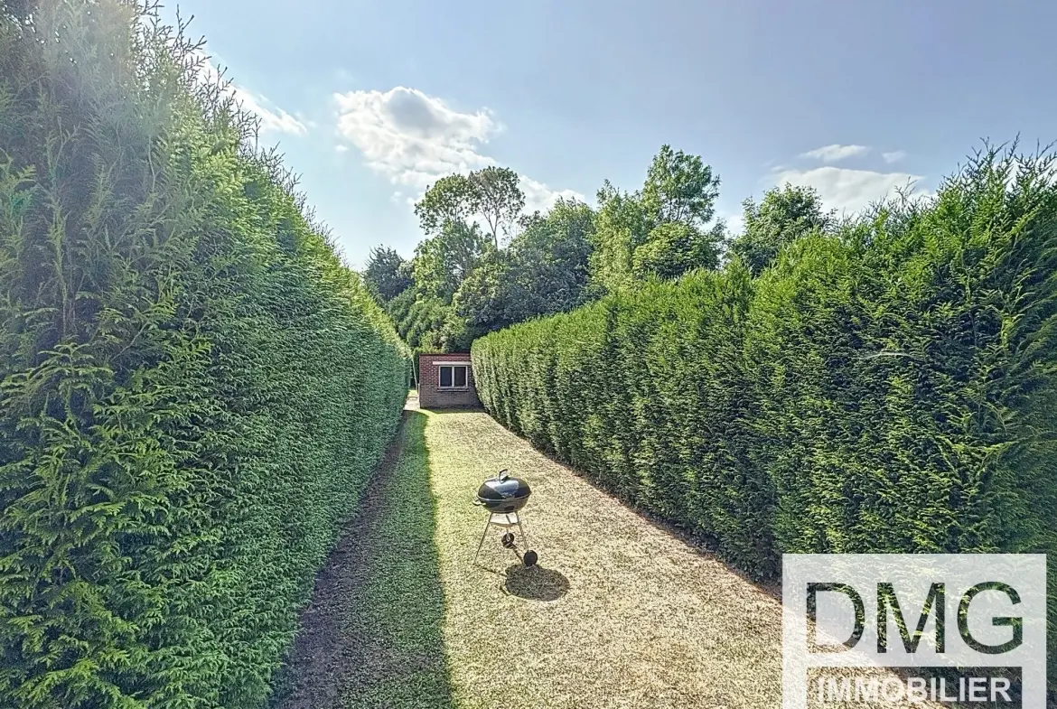 Maison à vendre dans le centre-ville de Steenvoorde, louée, 92 m² avec jardin 
