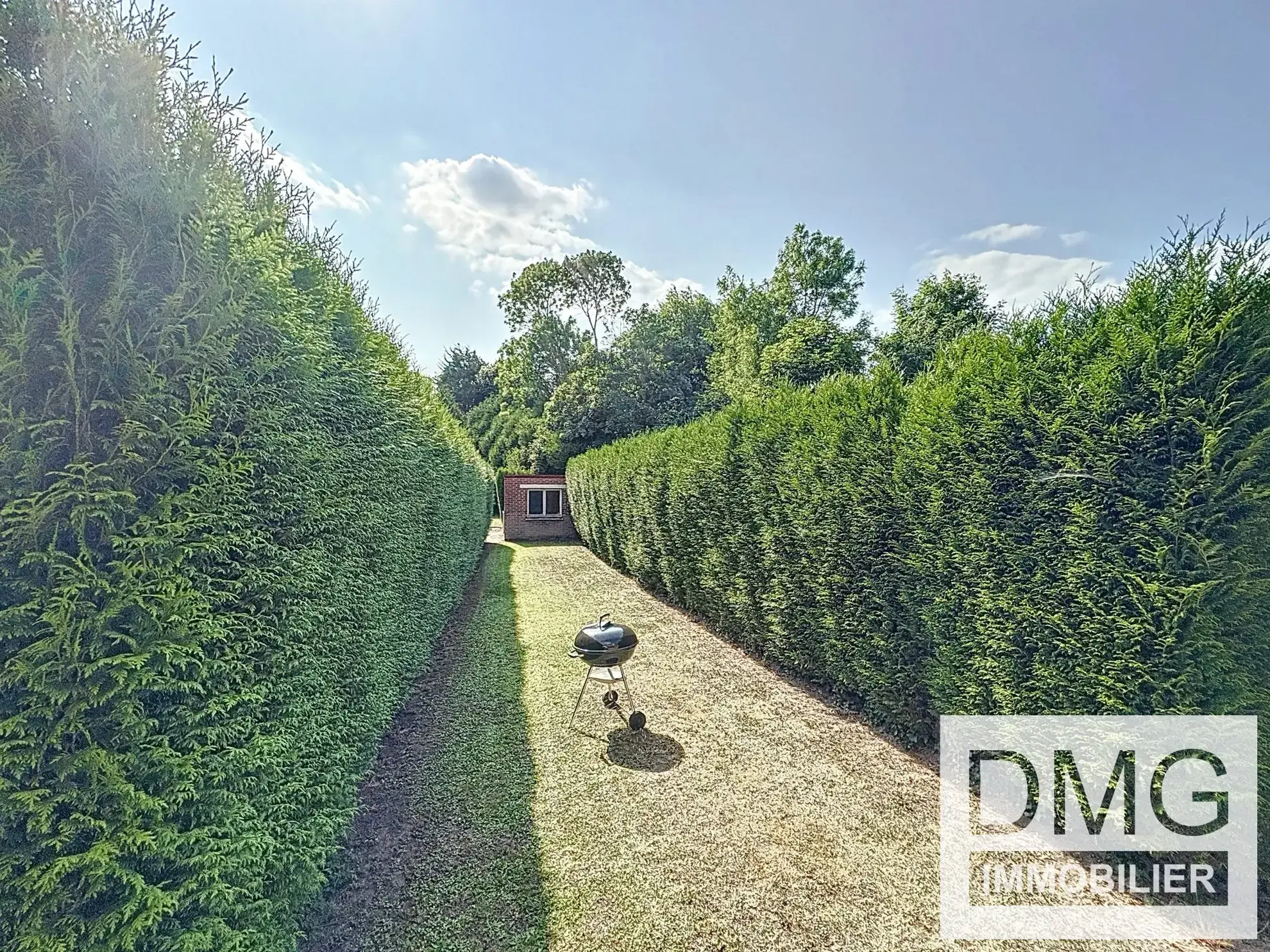 Maison à vendre dans le centre-ville de Steenvoorde, louée, 92 m² avec jardin 