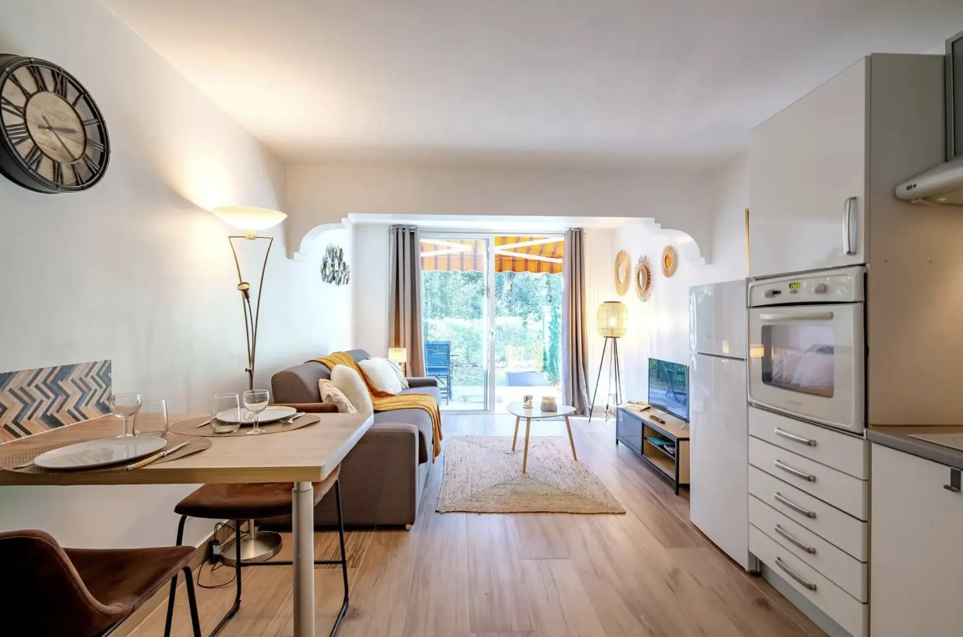 Charmant studio avec terrasse et piscine à Valescure, Saint-Raphaël 