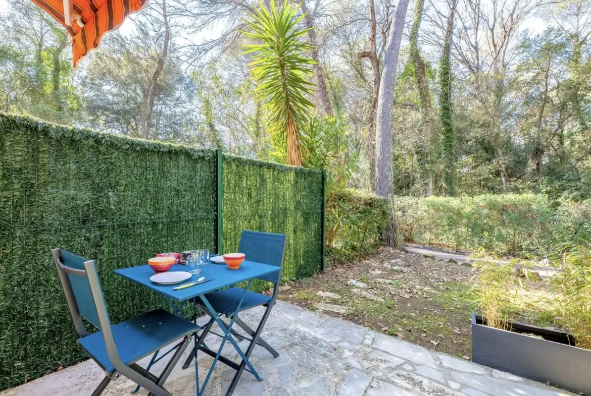 Charmant studio avec terrasse et piscine à Valescure, Saint-Raphaël 