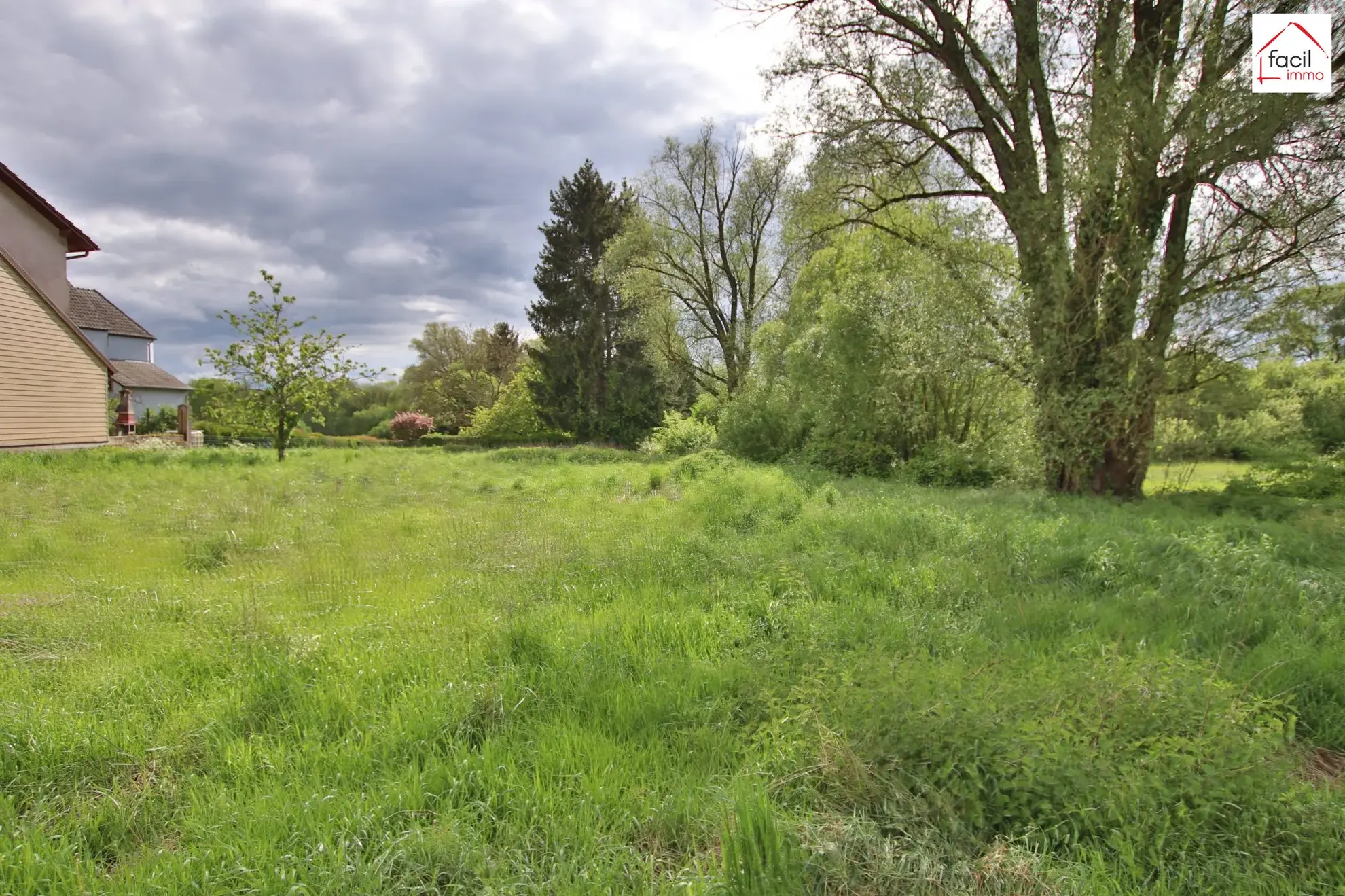 Terrain constructible de 14 ares dans un village calme près de Sarrebourg et Dieuze 