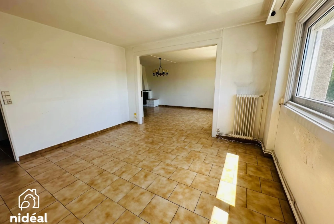 Appartement à vendre à Maubeuge - 99 m², 2 chambres, centre-ville 