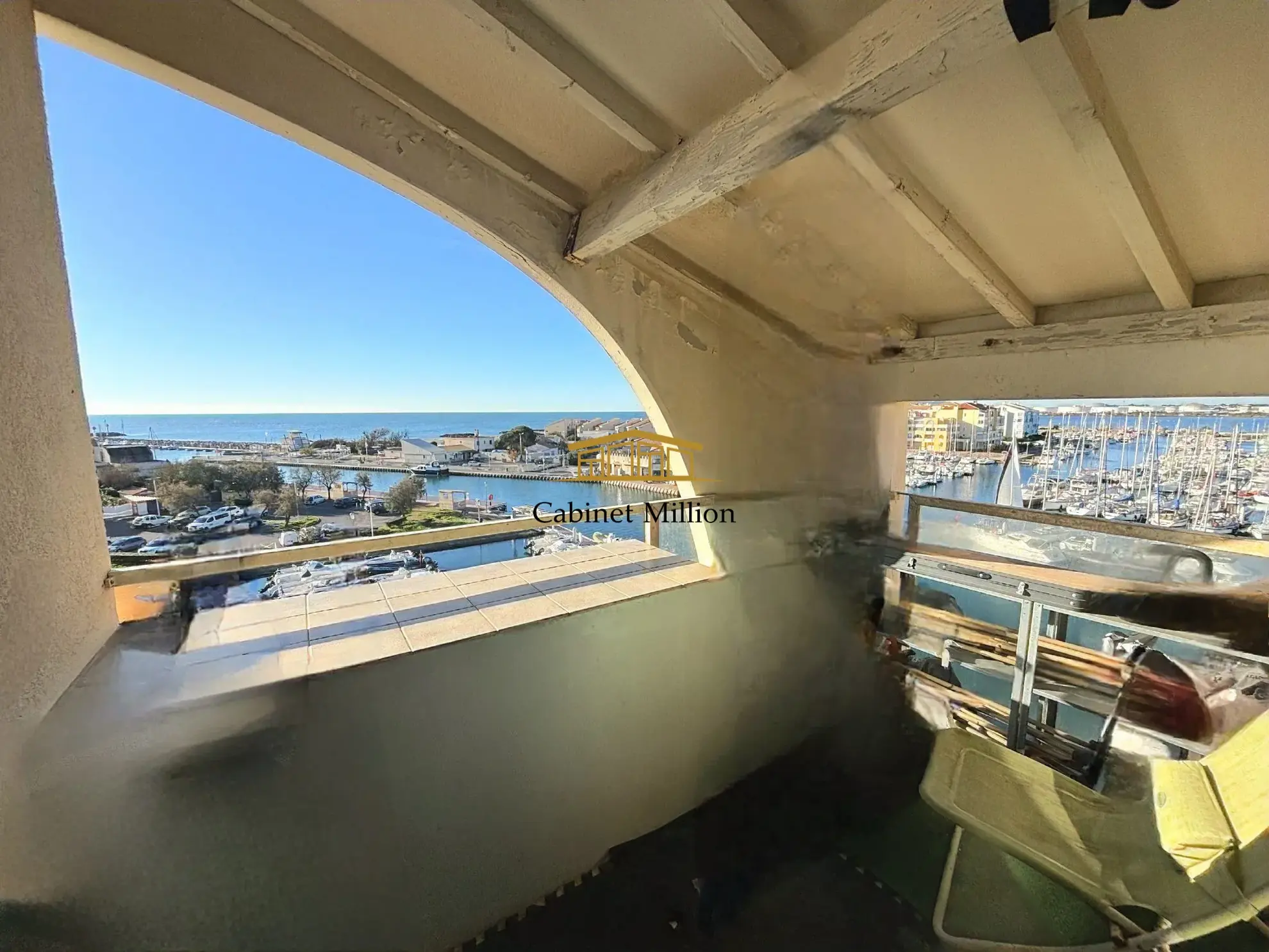 Charmant appartement en dernier étage avec vue mer à Frontignan Plage 