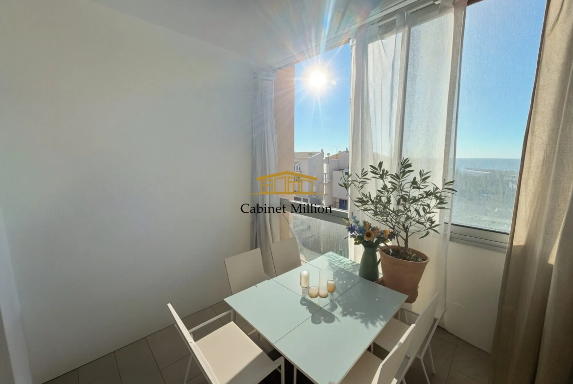 Charmant appartement en dernier étage avec vue mer à Frontignan Plage 