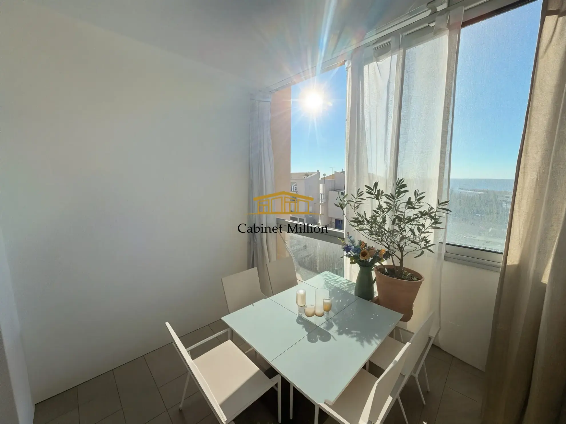 Charmant appartement en dernier étage avec vue mer à Frontignan Plage 
