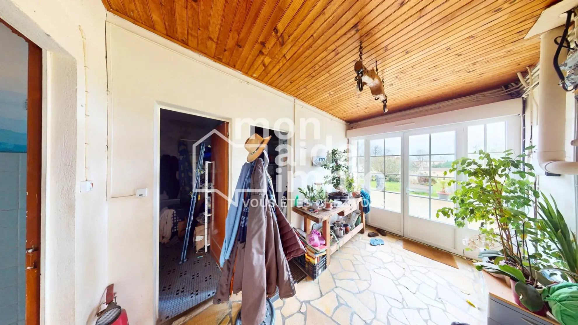 Maison en pierre avec dépendances à Sainte Colombe proche Libourne 