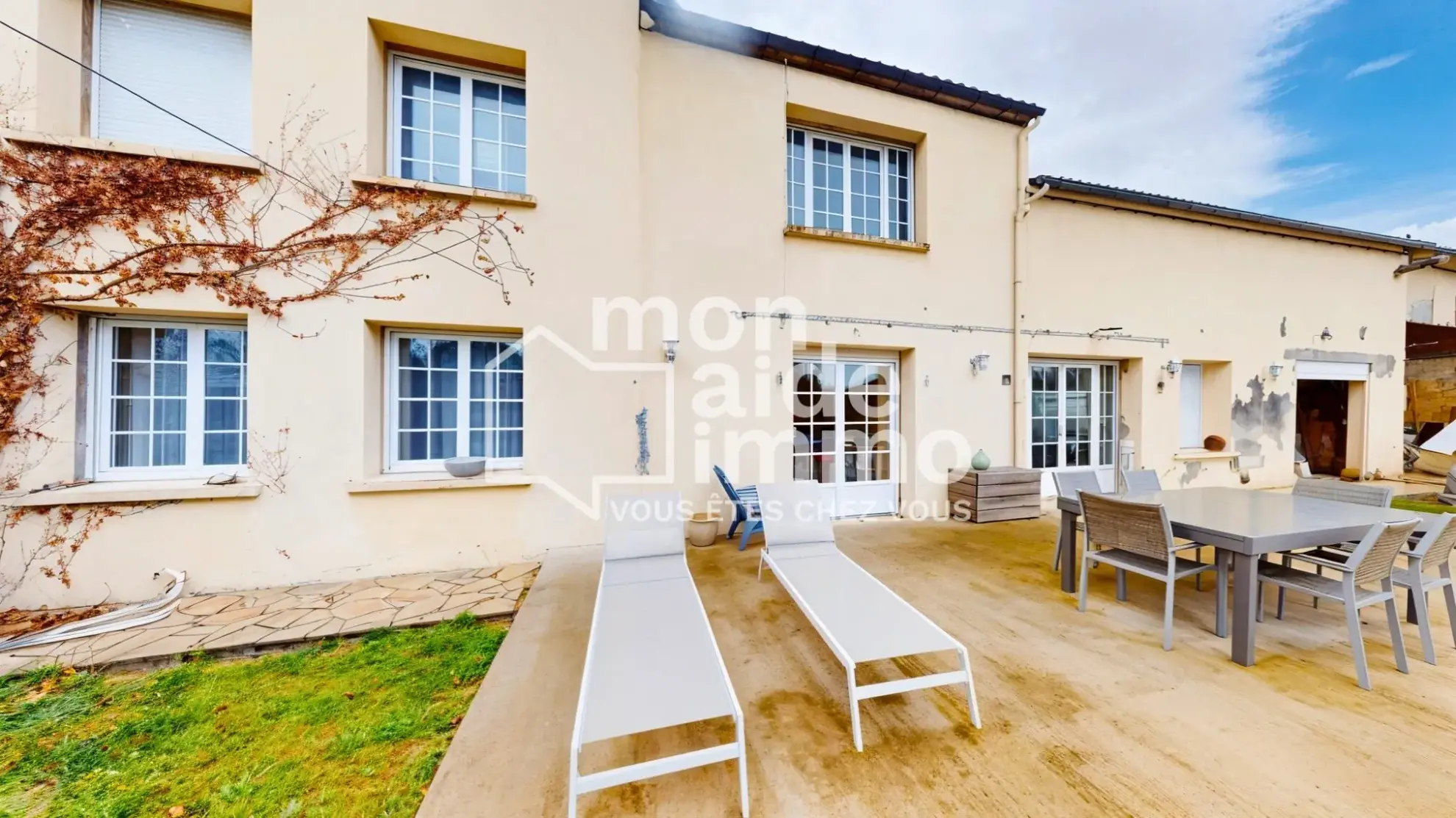 Maison en pierre avec dépendances à Sainte Colombe proche Libourne 