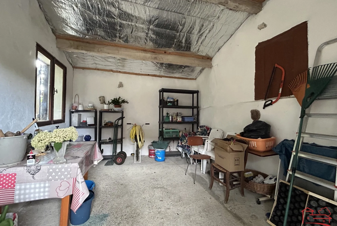 Maison individuelle avec jardin, dépendances et garage à Saint-Robert 47340 