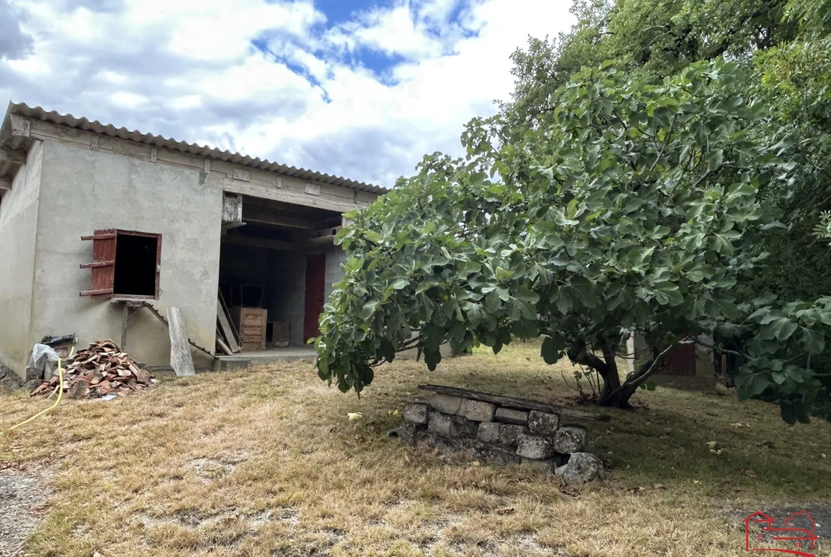 Maison individuelle avec jardin, dépendances et garage à Saint-Robert 47340 