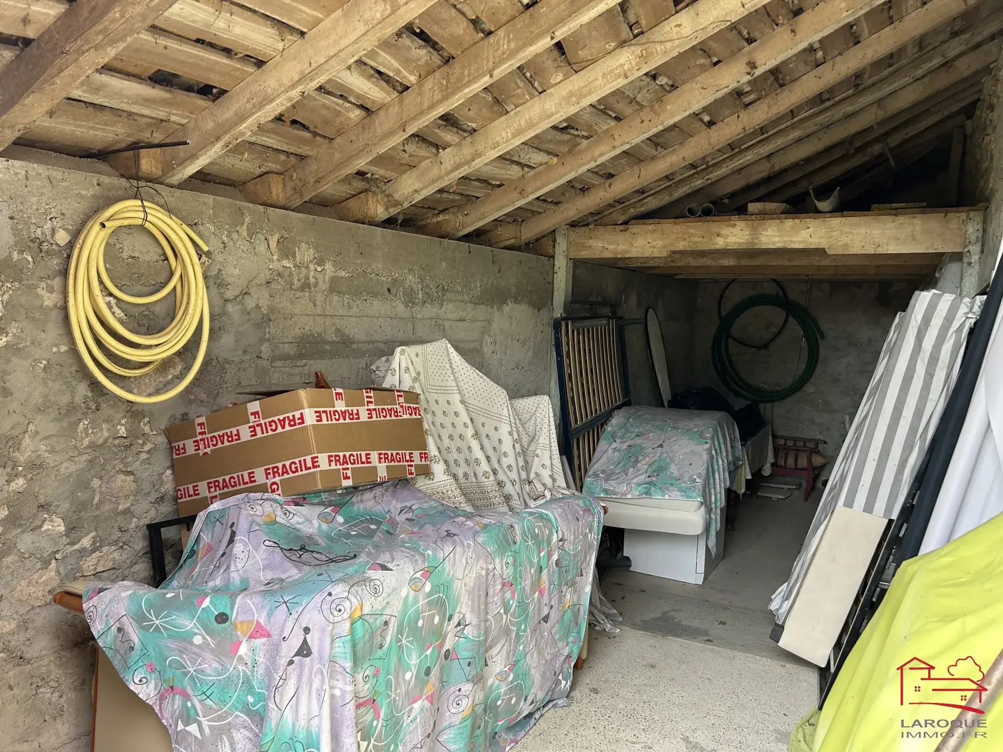 Maison individuelle avec jardin, dépendances et garage à Saint-Robert 47340 