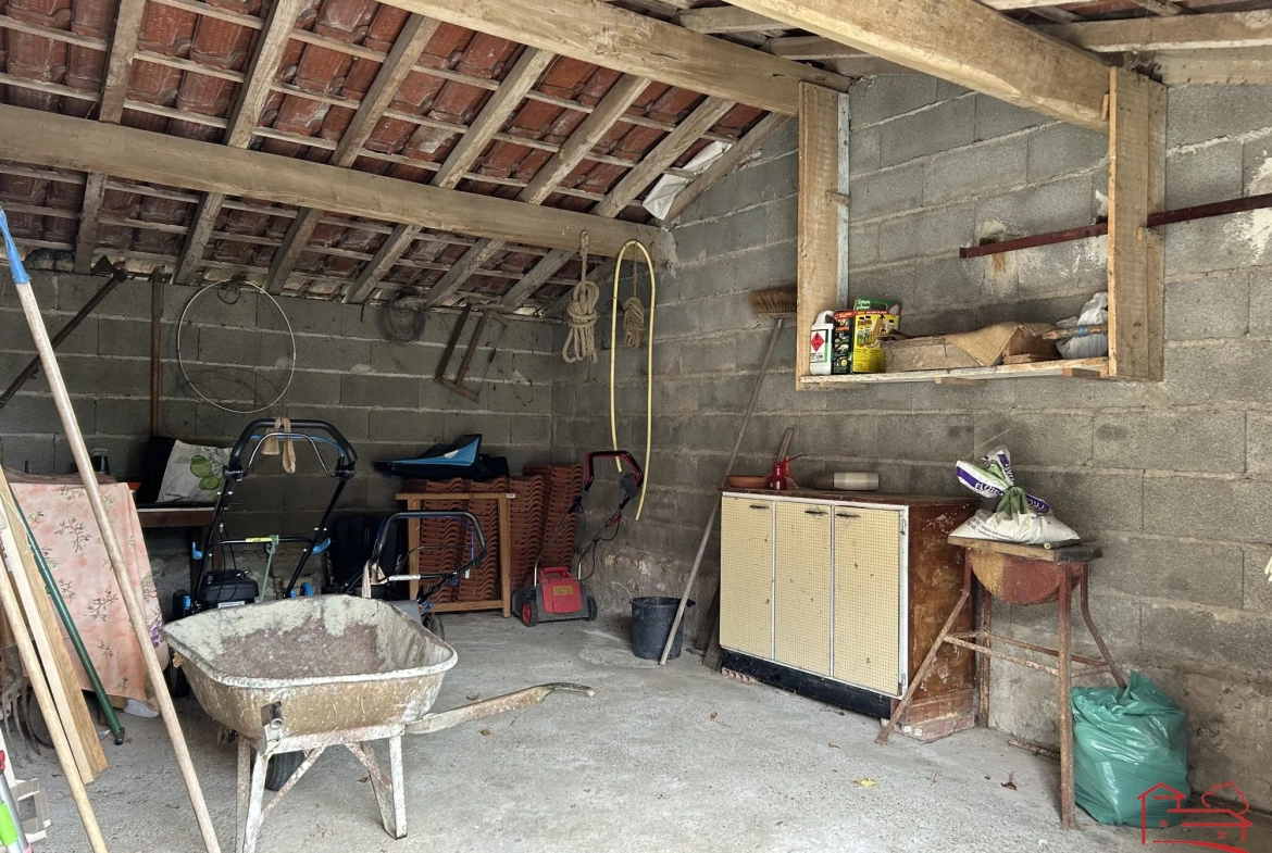 Maison individuelle avec jardin, dépendances et garage à Saint-Robert 47340 