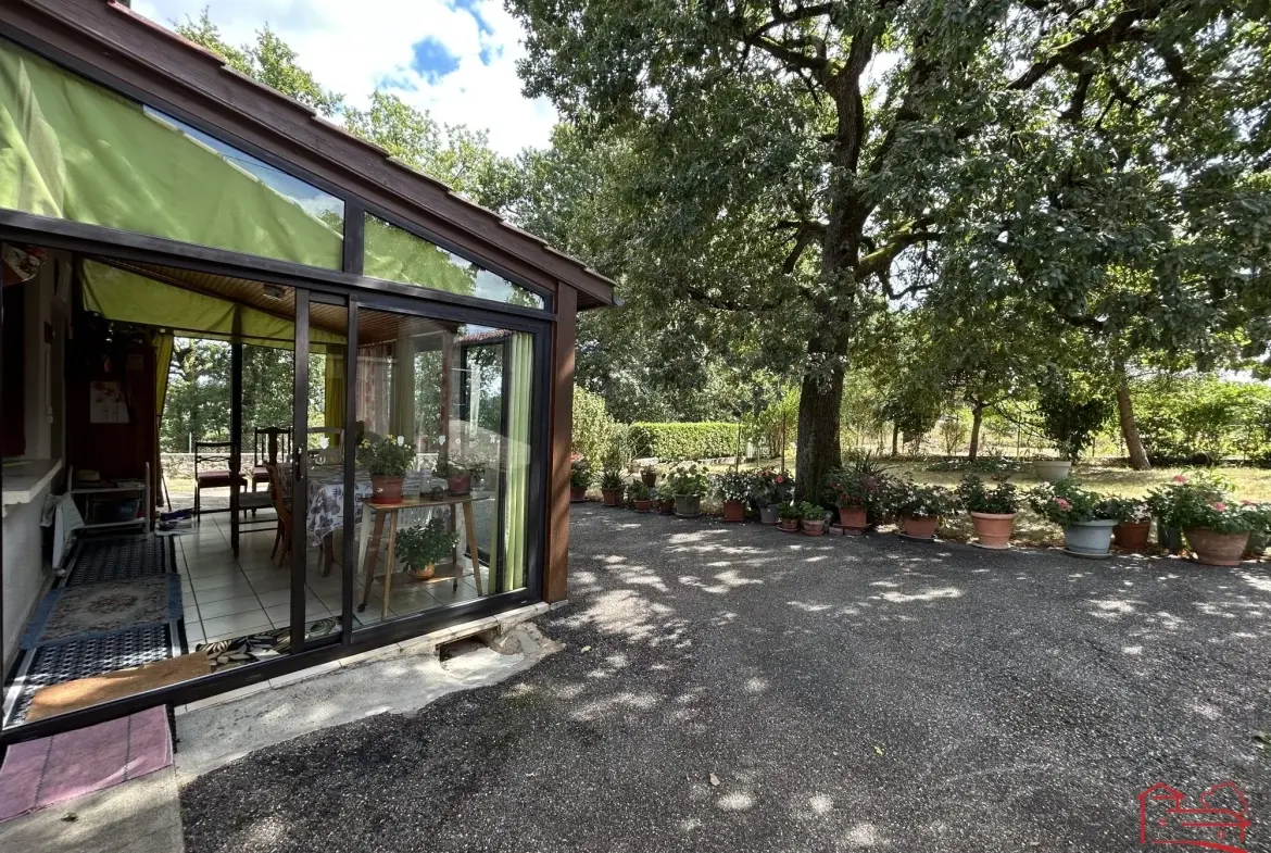 Maison individuelle avec jardin, dépendances et garage à Saint-Robert 47340 