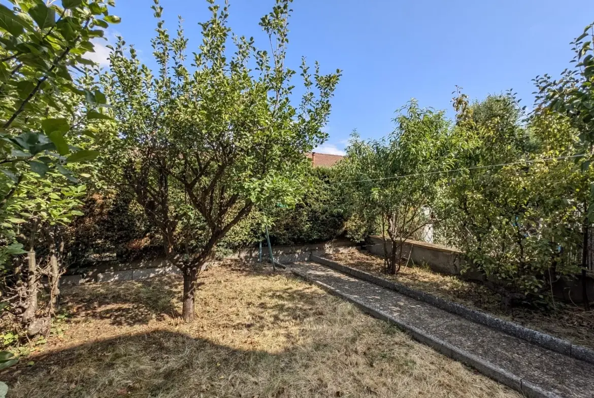 Maison familiale 4 chambres à vendre à Le Cendre, calme et vue Puy-de-Dôme 