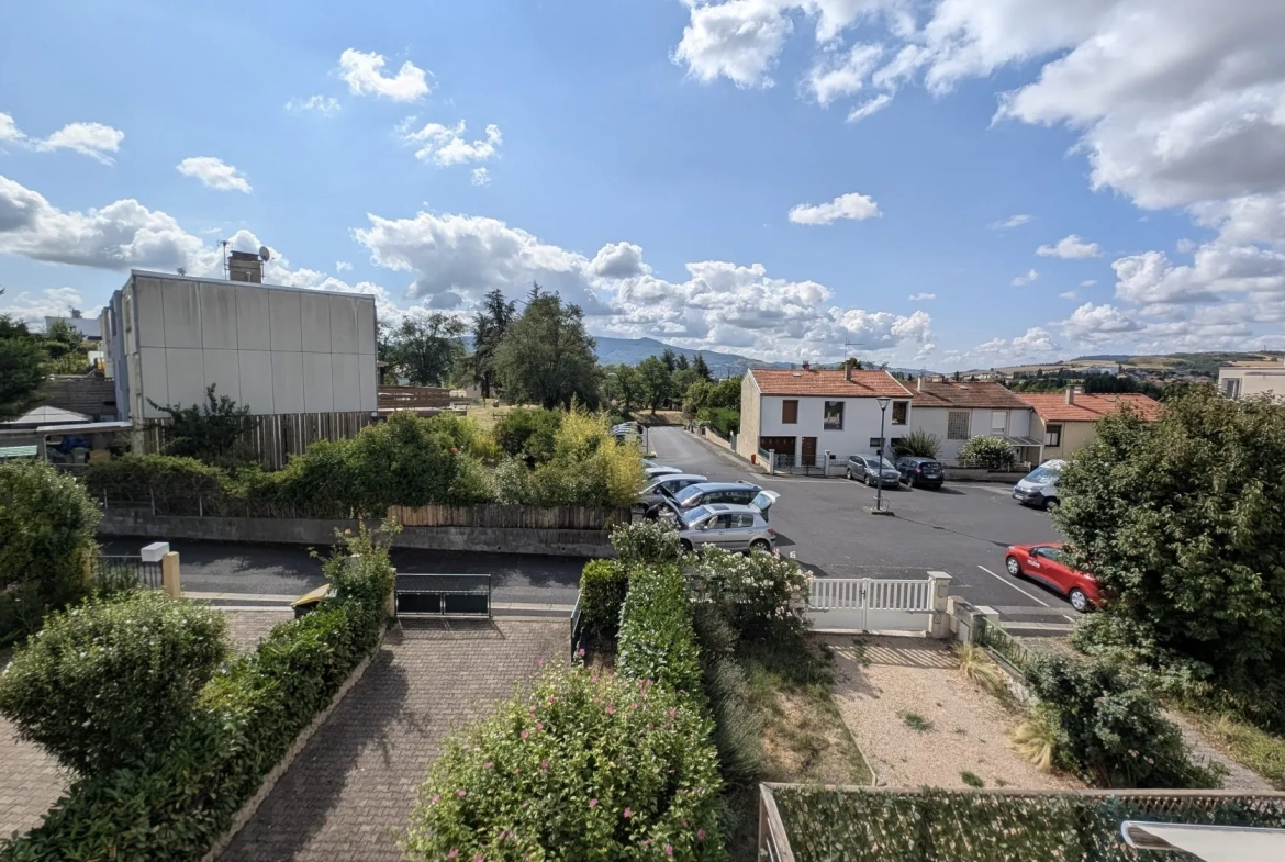 Maison familiale 4 chambres à vendre à Le Cendre, calme et vue Puy-de-Dôme 