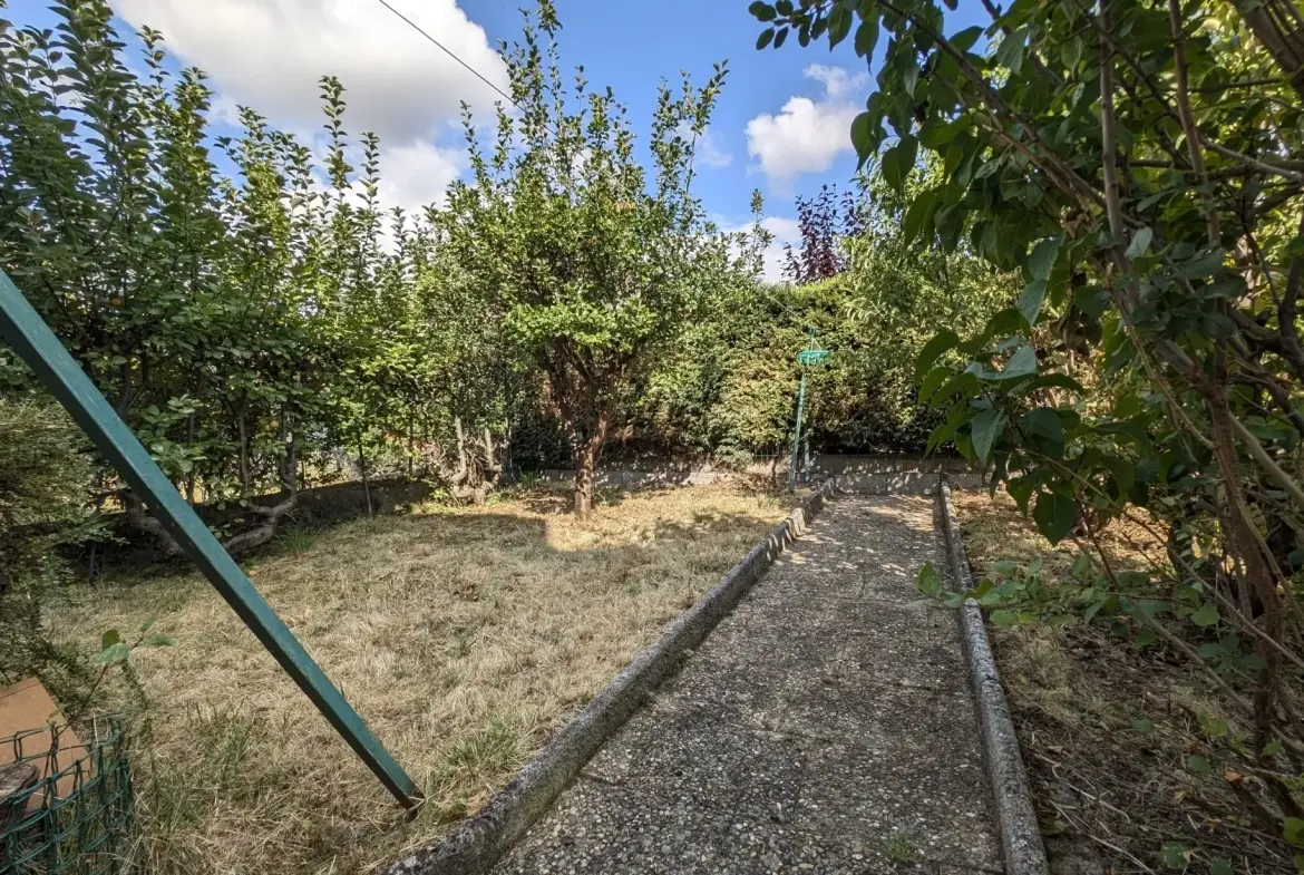 Maison familiale 4 chambres à vendre à Le Cendre, calme et vue Puy-de-Dôme 