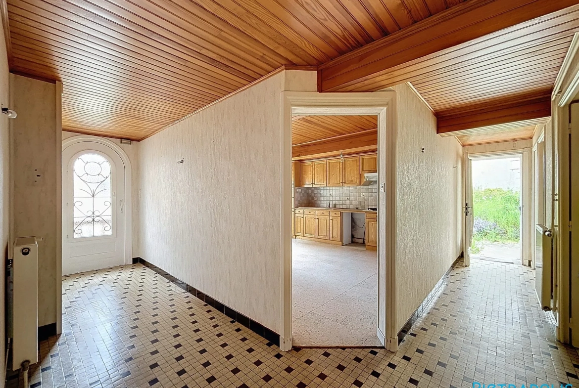 Spacieuse maison de village avec jardin à Coutouvre, proche Roanne 