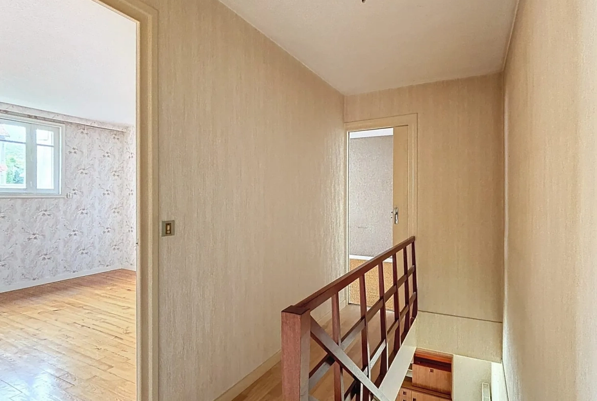 Spacieuse maison de village avec jardin à Coutouvre, proche Roanne 