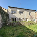 Spacieuse maison de village avec jardin à Coutouvre, proche Roanne
