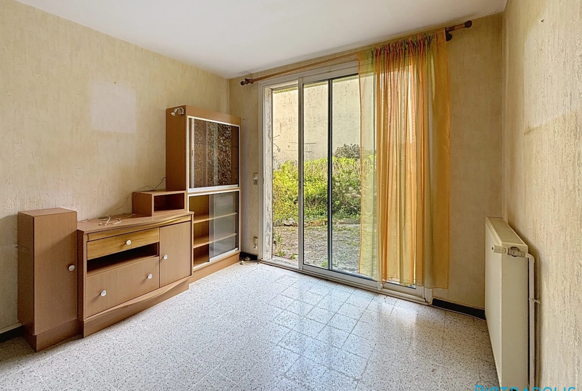 Spacieuse maison de village avec jardin à Coutouvre, proche Roanne 